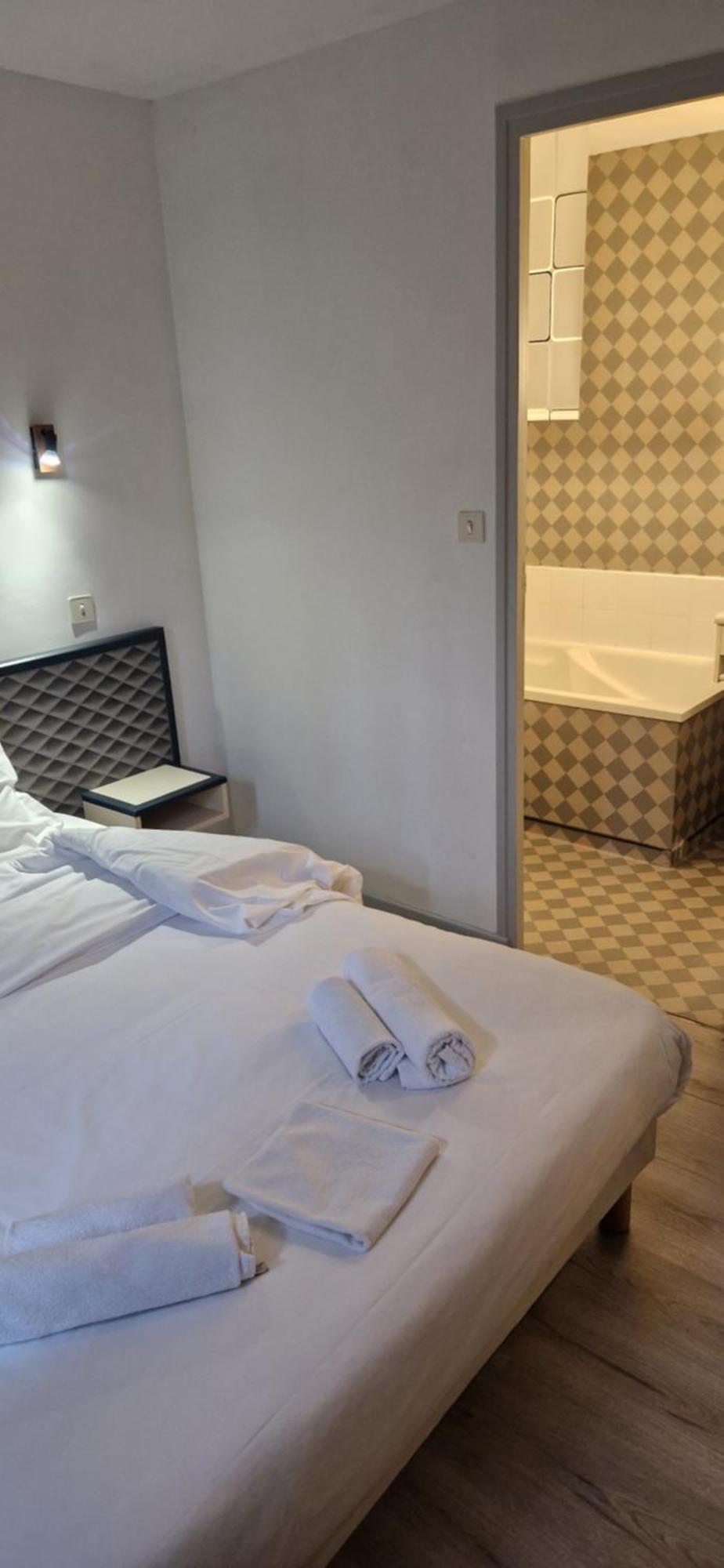 Hotel 1610 Entraygues-sur-Truyère Екстериор снимка